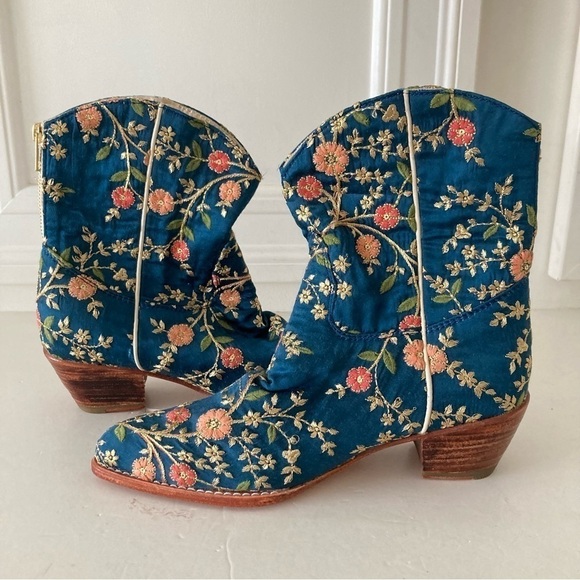 Free People Shoes - NWOT Momo Free People Eloise Embroidered Blue Floral Ankle Boots